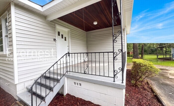 Building Photo - 153 Carol Dr