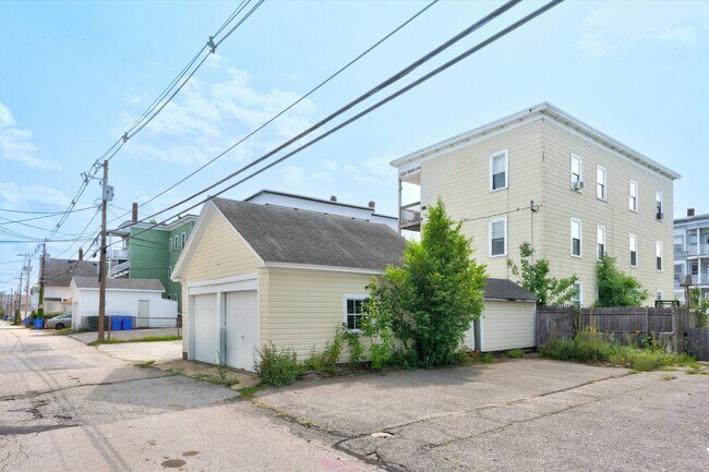 Building Photo - 475 Rimmon St