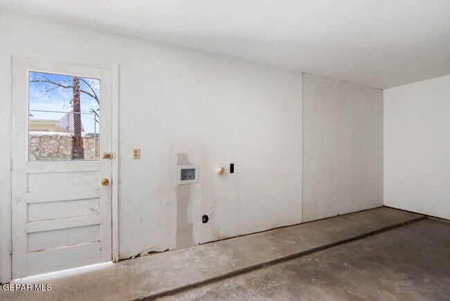 Building Photo - 3313 Cork Dr