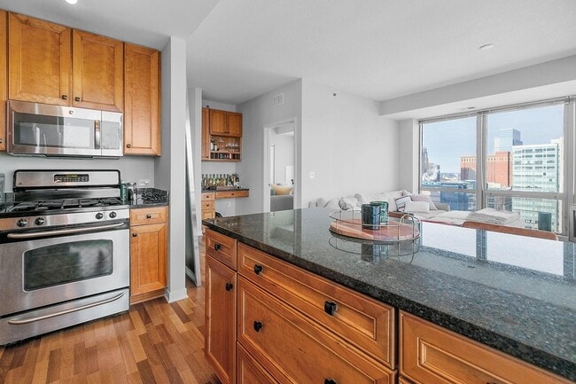 Building Photo - 929 Portland Ave