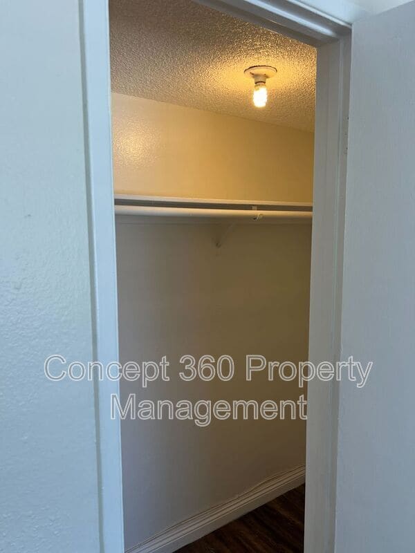 Building Photo - 4087 Farquhar Ave