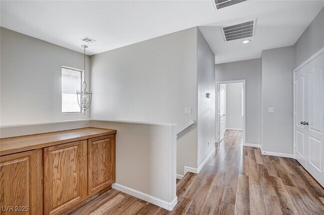 Building Photo - 684 Sumatra Pl