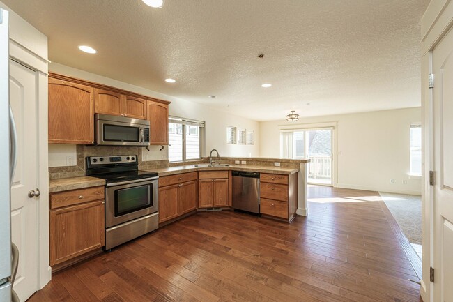 Building Photo - FEB MOVE IN SPECIAL - 4 Bedroom 2.5 Bath D...