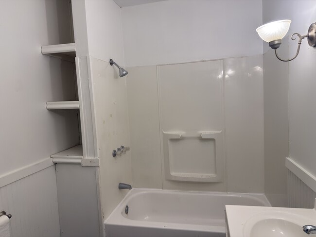 Building Photo - 53 Ellicott St