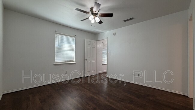 Building Photo - 6610 Huron Ave