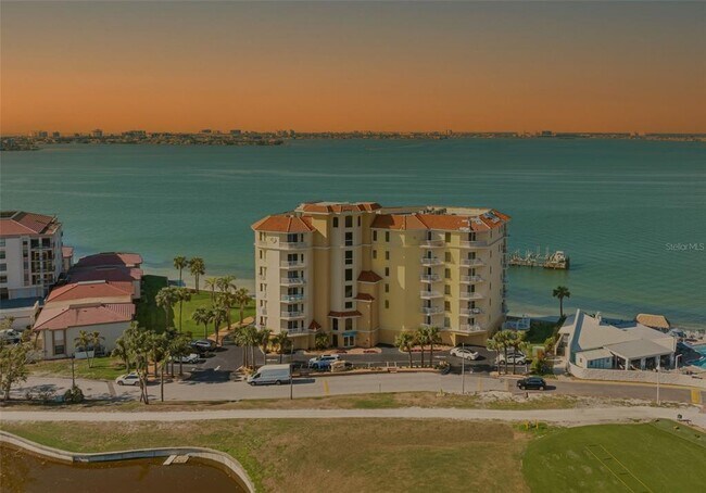 Building Photo - 6025 Sun Blvd