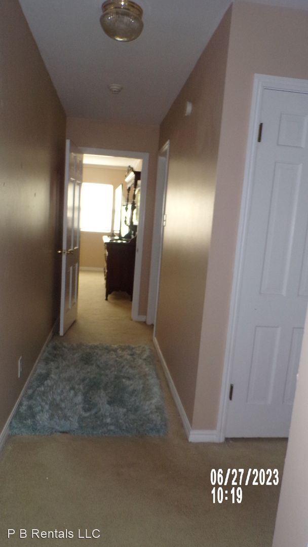 Building Photo - 3 br, 2 bath House - 1116 NW Cherry Avenue