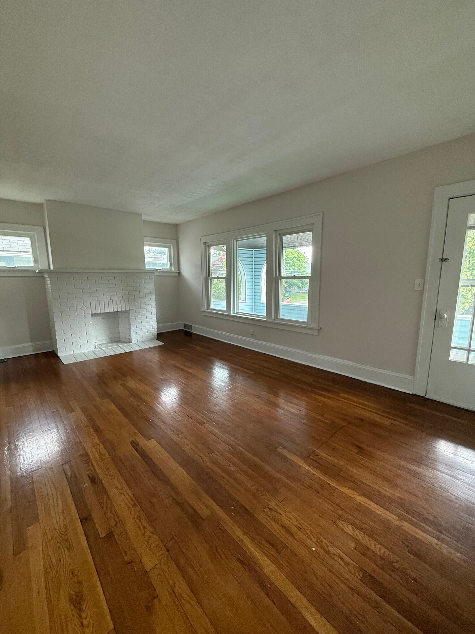 Front Living Room - 2099 Waterbury Rd