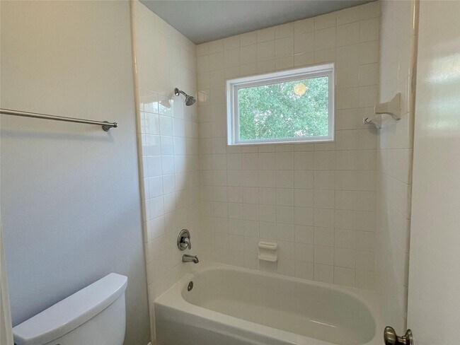 Building Photo - 8919 Diamond Lake Ln