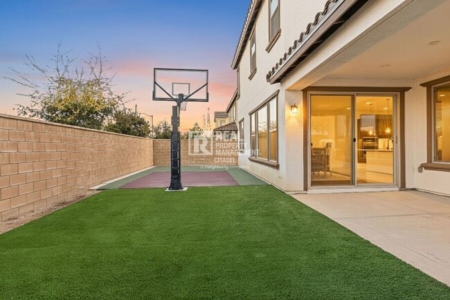 Building Photo - 3657 Bearberry Ave