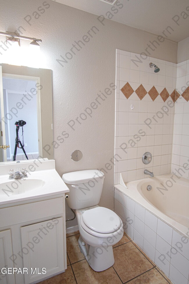Building Photo - 14140 Robert Ituarte Dr