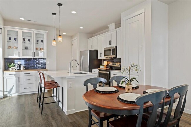 Building Photo - 12687 W Norterra Ln