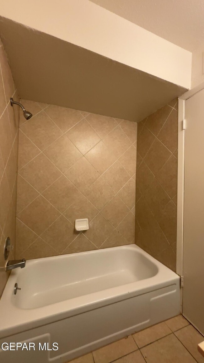 Building Photo - 10905 Bob Stone Dr