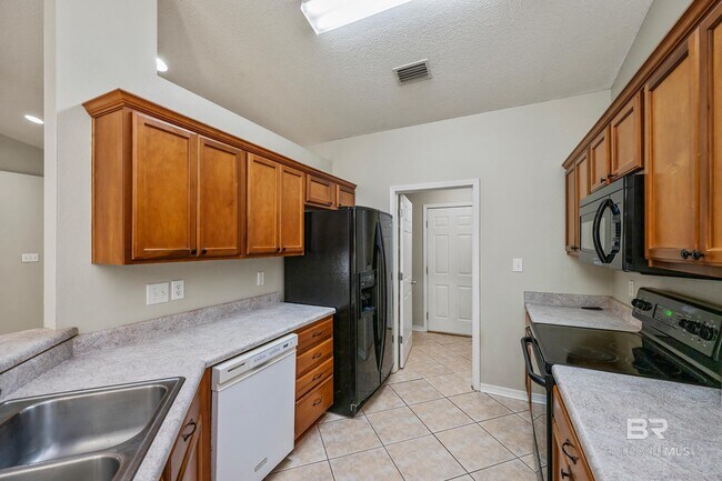 Building Photo - 16955 Heartland Cir