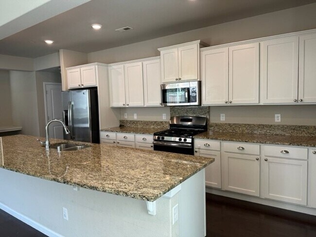 Building Photo - Woodbury Estates