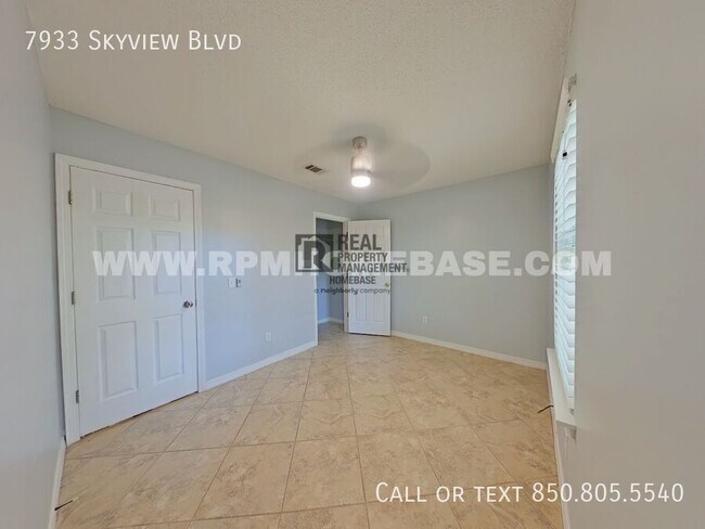Building Photo - 7933 Skyview Blvd