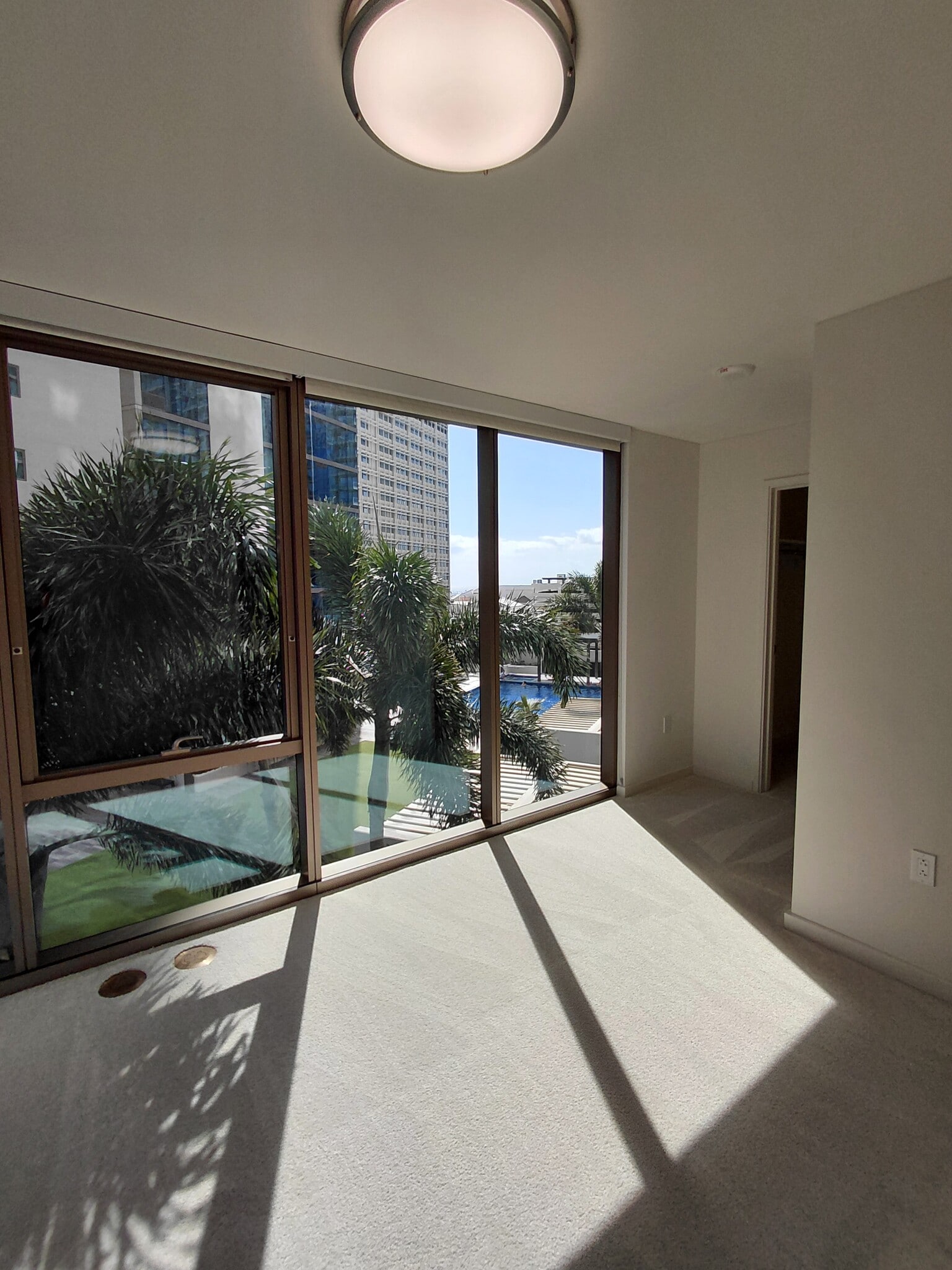 Building Photo - 1388 Kapiolani Blvd