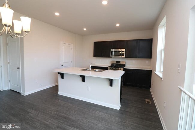 Building Photo - 96 S Marshview Terrace