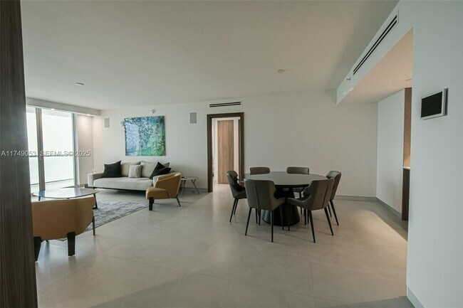 Building Photo - 16699 Collins Ave