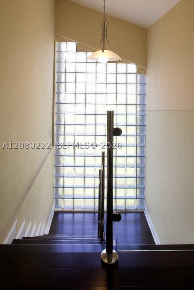 Building Photo - 5631 SW 58th Ct