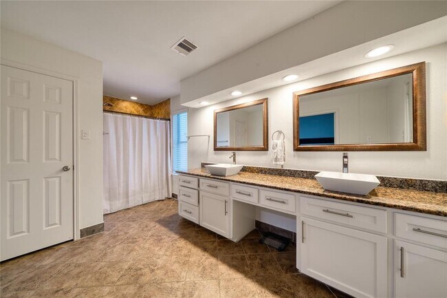 Building Photo - 7903 Portal Dr