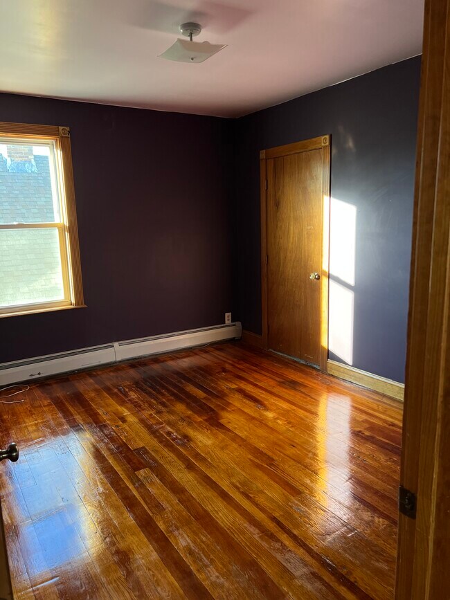 Second bedroom - 1033 New Boston Rd