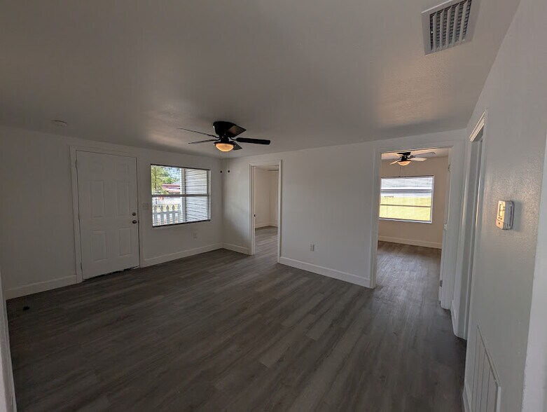 Building Photo - 6201 N 38th St