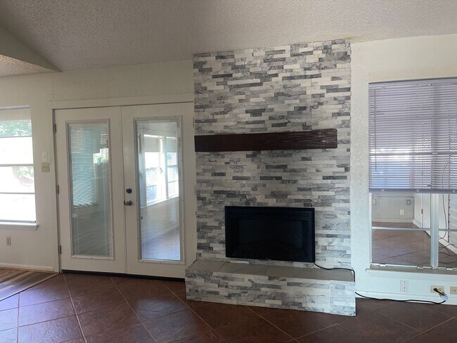 Building Photo - Flour Bluff 3 bedroom 2 bathroom