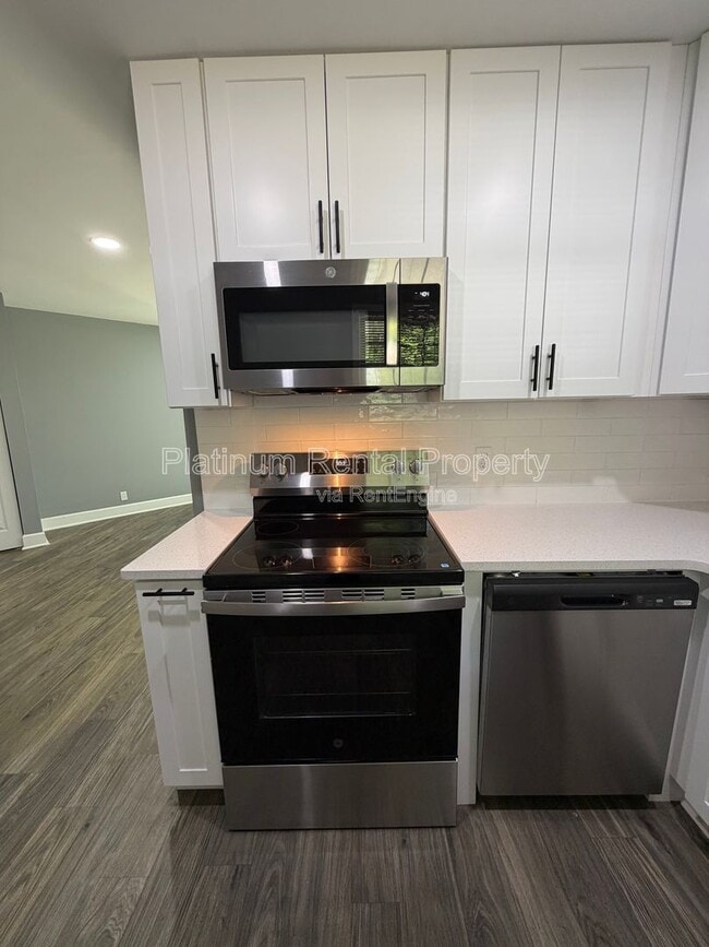 Building Photo - 1502 Waverly Way