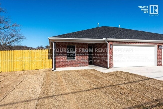 Building Photo - 20692 Dawn Hill East Rd