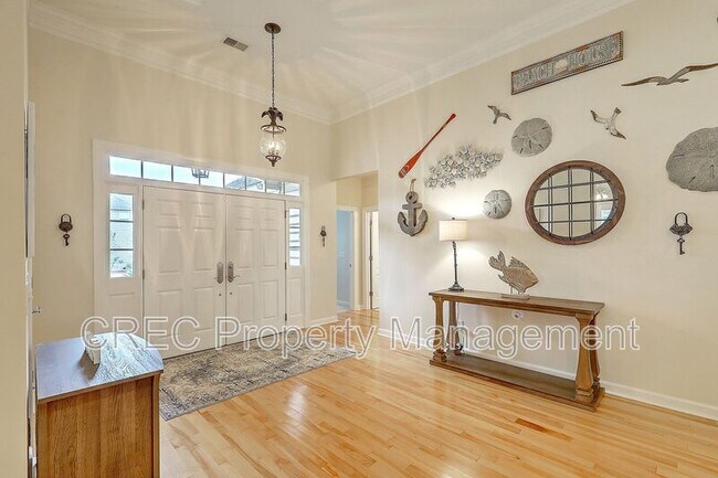 Building Photo - 1485 Oakhurst Dr