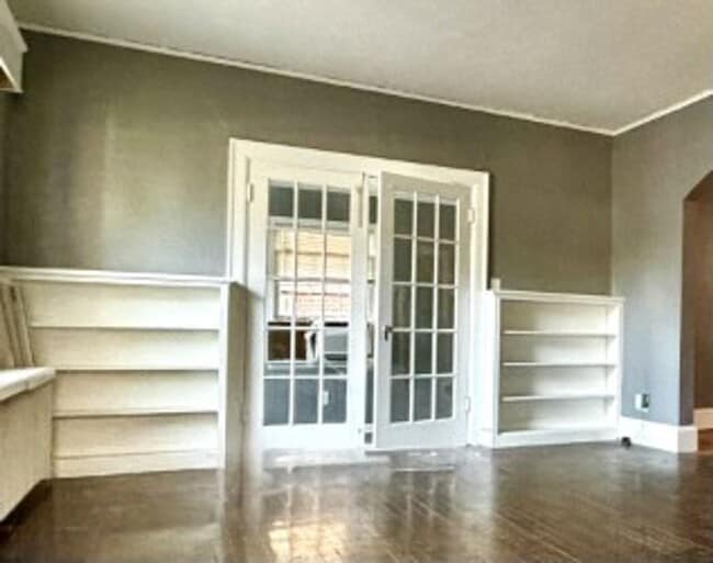 Building Photo - Ingleside