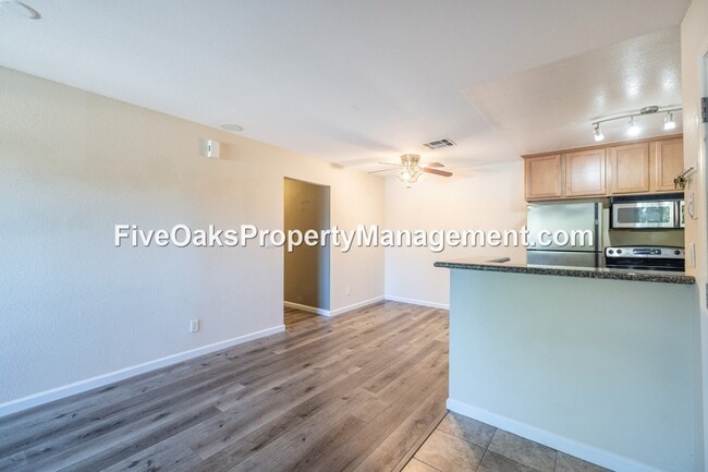 Building Photo - 3715 Tallyho Dr