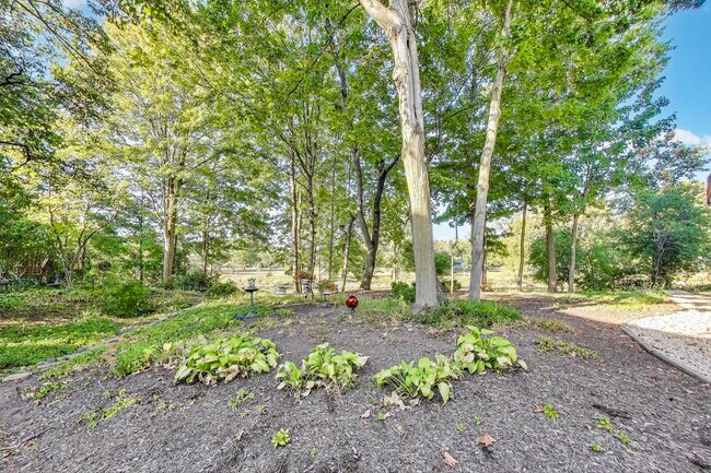 Building Photo - 534 River Front Cir