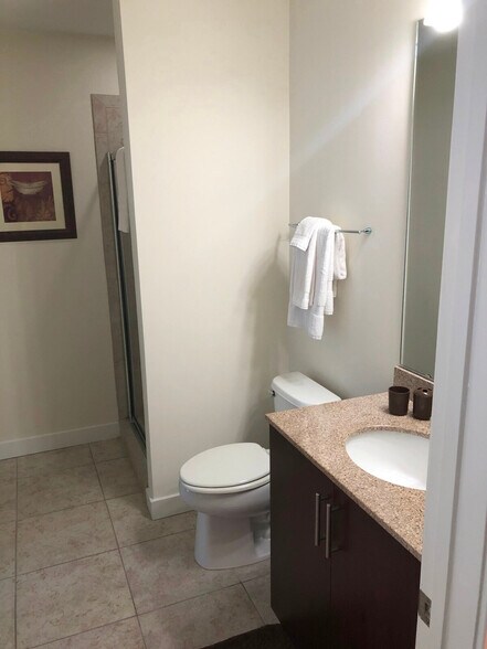 Building Photo - 320 S Church St