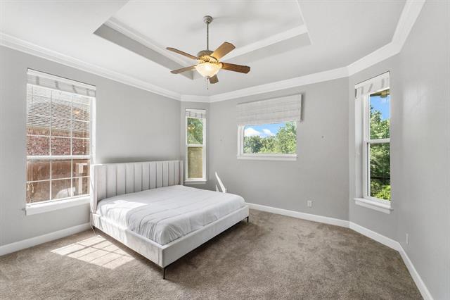 Building Photo - 621 Somerset Dr