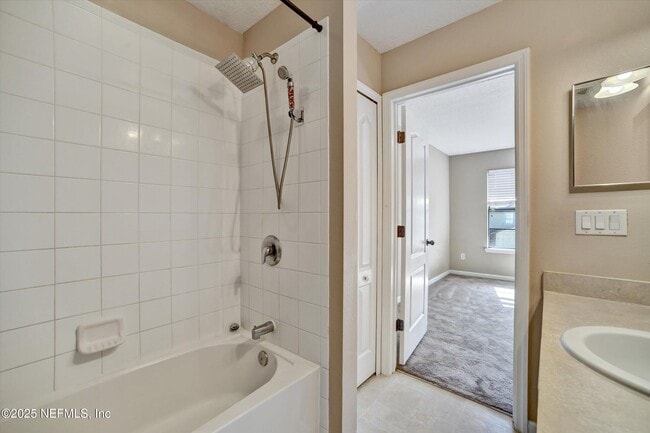 Building Photo - 480 Cabernet Pl