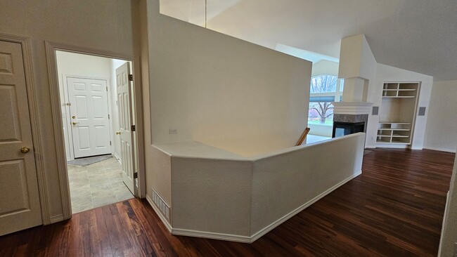 Building Photo - Executive Ranch in the Broadlands