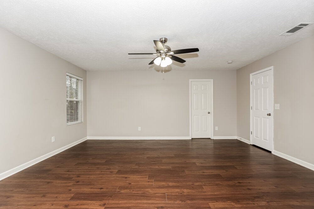 Building Photo - 726 Elderberry Way