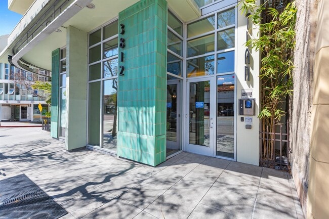 Building Photo - 3812 Park Blvd