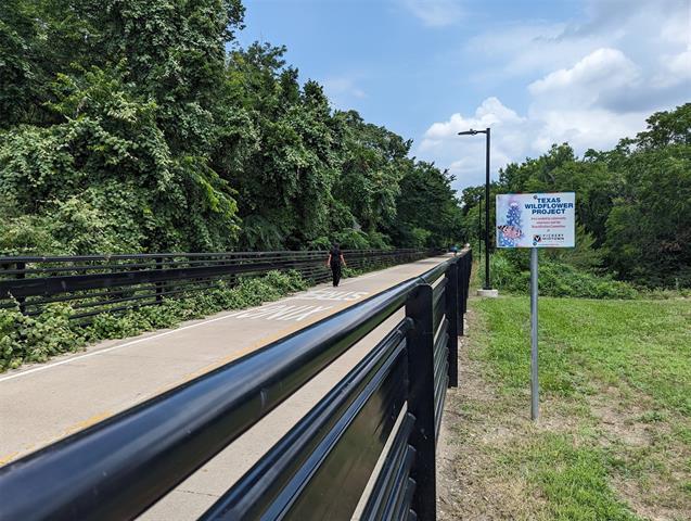 Building Photo - 7522 Holly Hill Dr