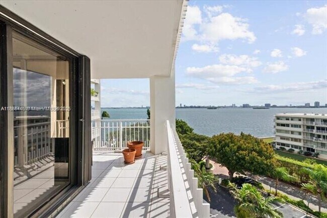 Building Photo - 4000 Towerside Terrace