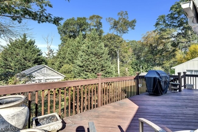 Building Photo - 19 Forest Dr