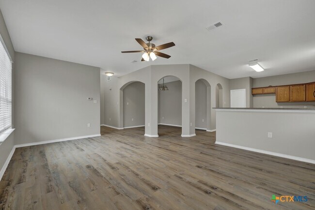 Building Photo - 3429 Rob Roy St
