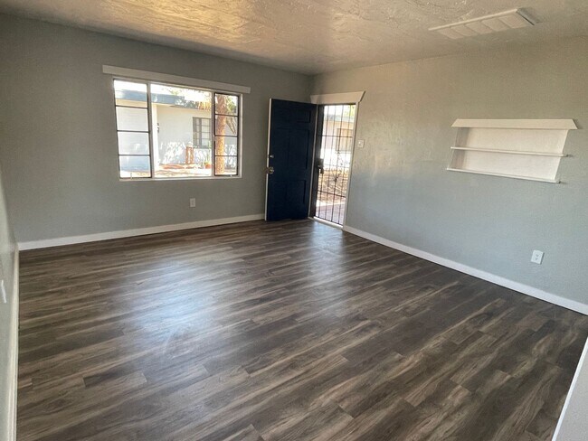 Building Photo - MOVE IN SPECIAL-500.00 OFF 1ST MONTHS RENT...