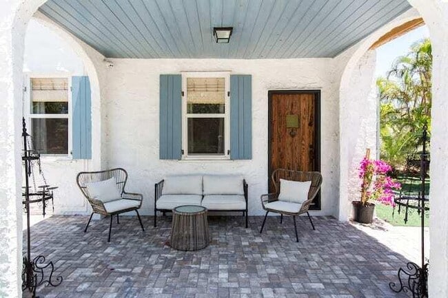 Building Photo - 717 Forest Hill Blvd