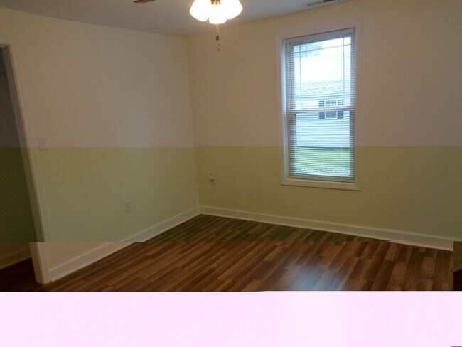 Building Photo - 212 Orr St