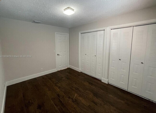 Building Photo - 15972 E Wind Cir