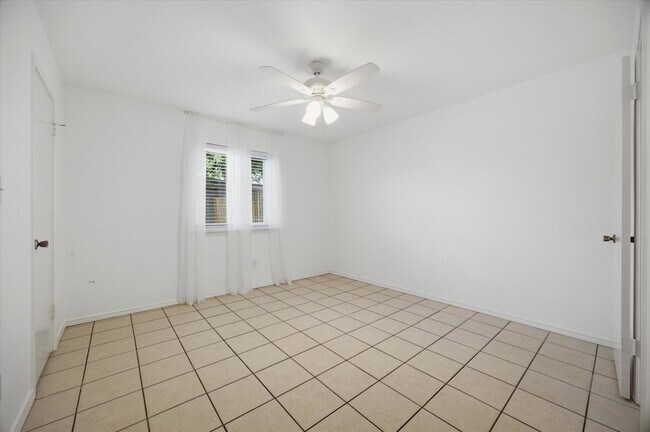 Building Photo - 2311 Jamie Dr