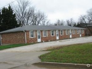 Building Photo - Lawnridge Apartments (39 units)